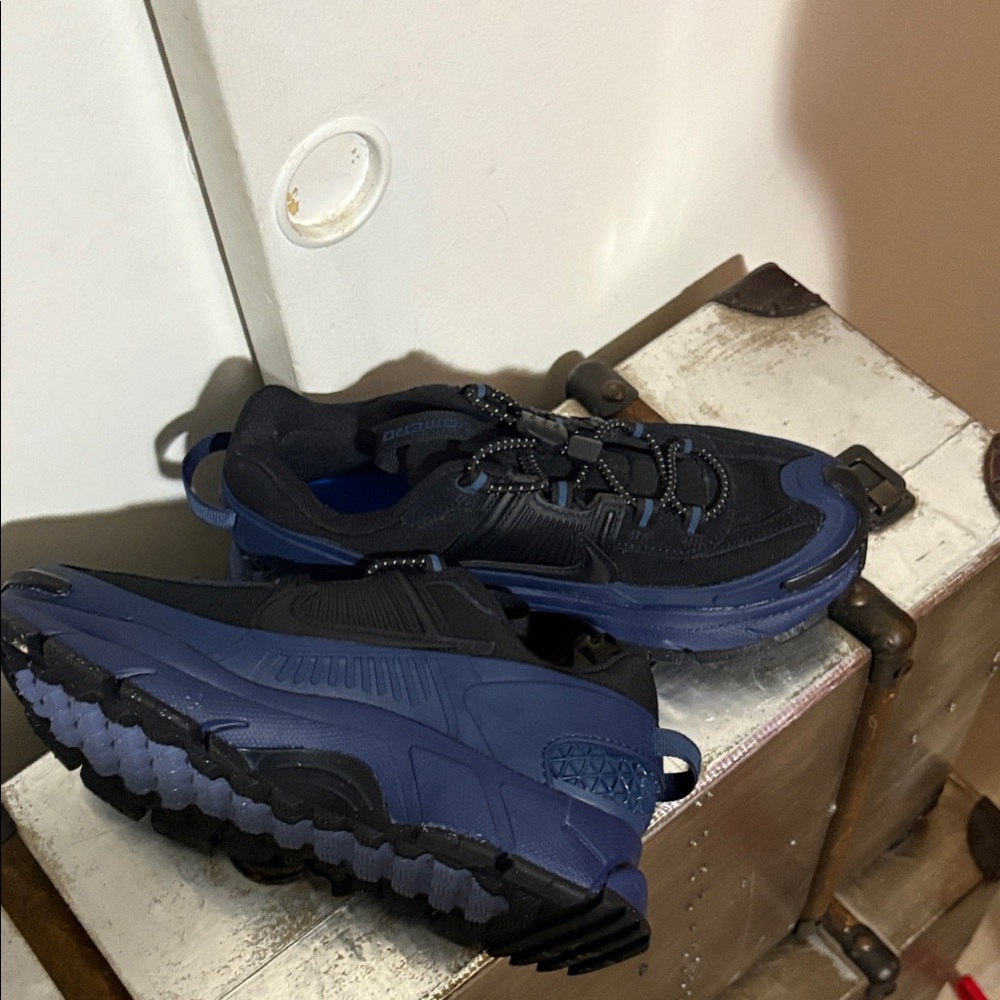 Nike Men's Black and Navy Trail Sneakers